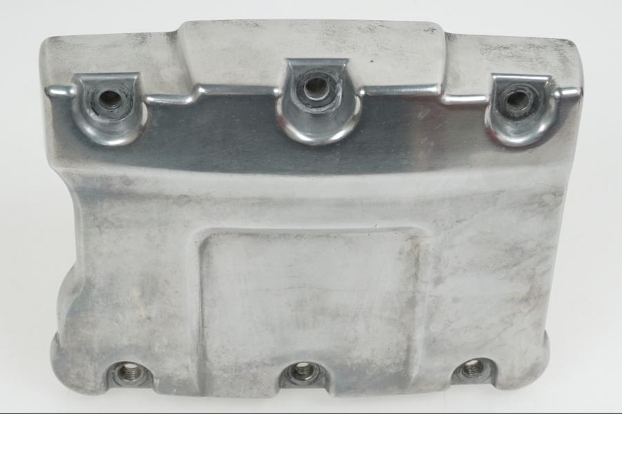 Snett nerifrån på Ventilkåpa från en H-D Softail -2008 motorcykel.