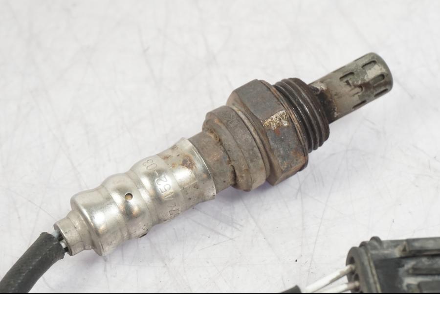 Höger sida på Lambdasond från en BMW R 1200 GS -2005 motorcykel.