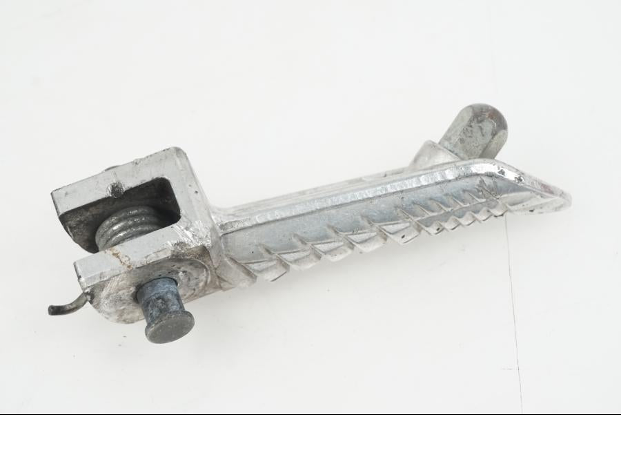 Vänster sida på Fotpinne från en Suzuki GSX-R 1000 -2007 motorcykel.