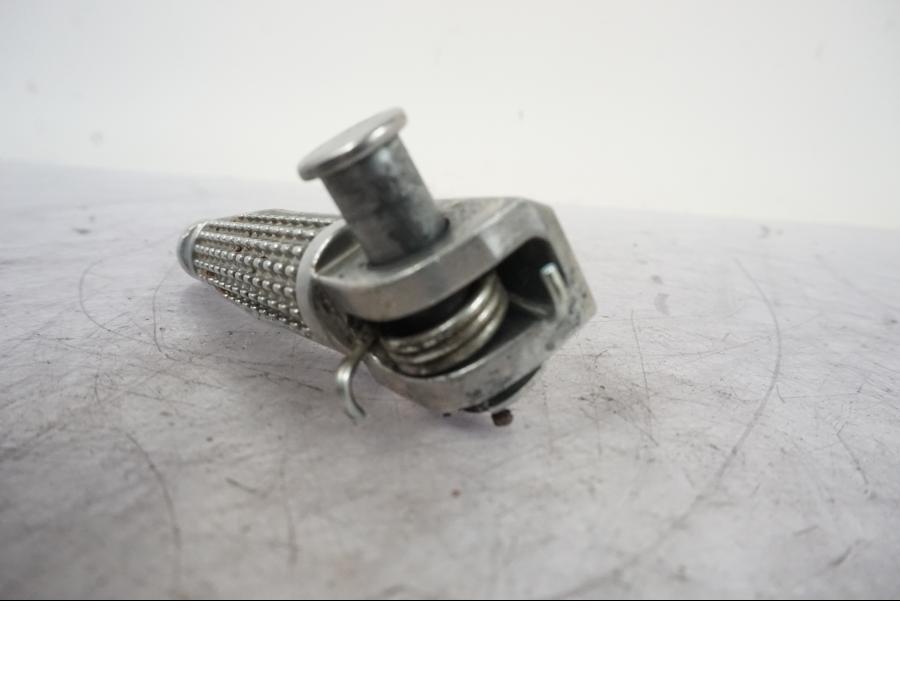 Snett uppifrån på Fotpinne från en Kawasaki Z 800 -2014 motorcykel.