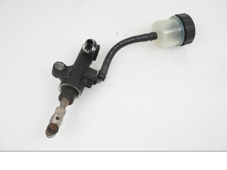 Baksidan på Bromshuvudcylinder från en Yamaha YZF R6 -2006 motorcykel.