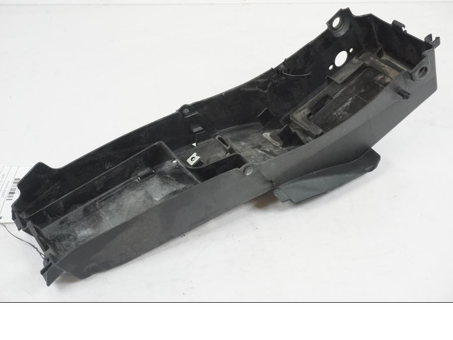 Vänster sida på Undertail från en Yamaha MT-07 -2019 motorcykel.