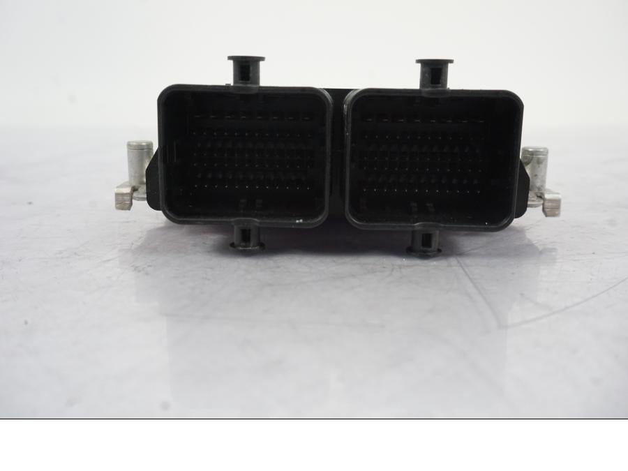 Höger sida på CDI / ECU från en KTM 790 Duke -2019 motorcykel.