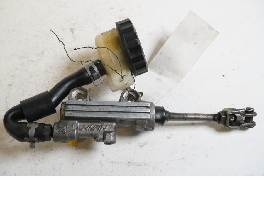 Vänster sida på Bromshuvudcylinder från en Kawasaki ZX-10 -1990 motorcykel.