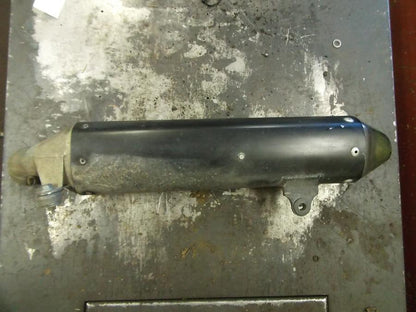 Framsidan på Ljuddämpare från en KTM 625 Duke II -2002 motorcykel.