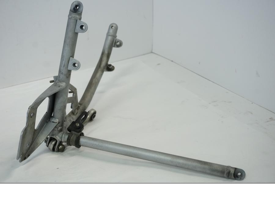 Baksidan på Ramdel från en Buell XB9S -2003 motorcykel.