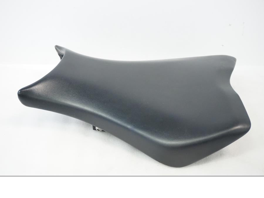 Höger sida på Sadel från en Honda CBR 1000 RR -2010 motorcykel.