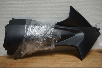 Framsidan på Toppkåpsinsida från en Yamaha YZF R6 -2006 motorcykel.