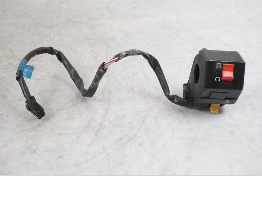 Framsidan på Styrelreglage från en Buell 1125 R -2008 motorcykel.