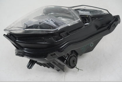 Vänster sida på Strålkastare från en Honda CB 650 F Hornet -2017 motorcykel.