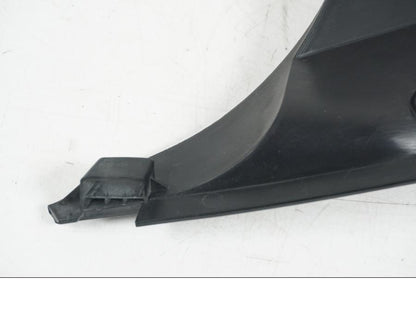 Vänster sida på Sidopanel från en Ducati Hyperstrada -2013 motorcykel.