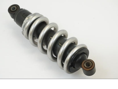 Baksidan på Stötdämpare från en Kawasaki ER-6N -2009 motorcykel.