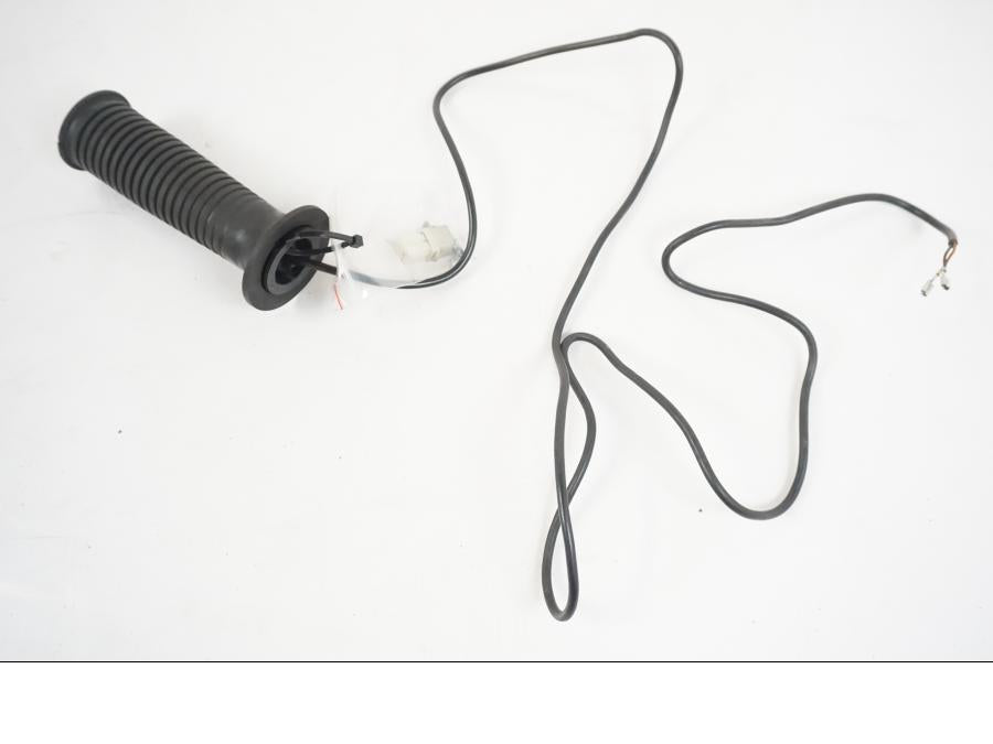 Framsidan på Värmehandtag från en BMW F 650 CS -2002 motorcykel.