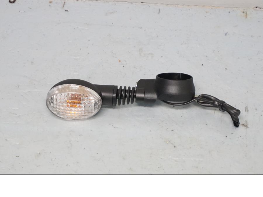 Framsidan på Blinkers från en Triumph Street Twin -2016 motorcykel.