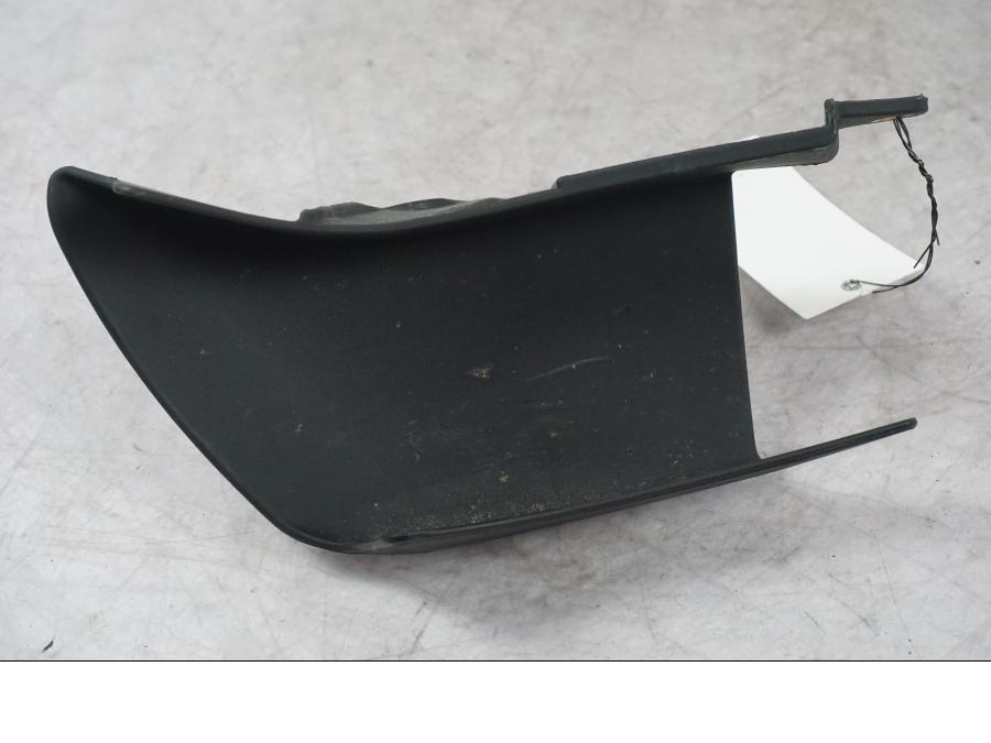 Snett nerifrån på Luftvinge från en Ducati Multistrada V4 -2024 motorcykel.