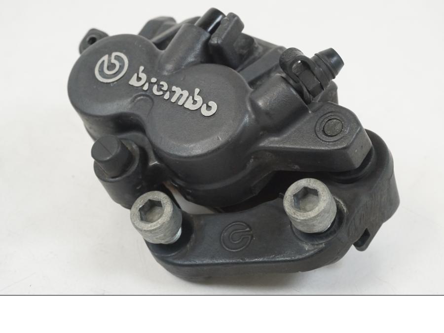 Baksidan på Bromsok från en BMW F 650 CS -2002 motorcykel.