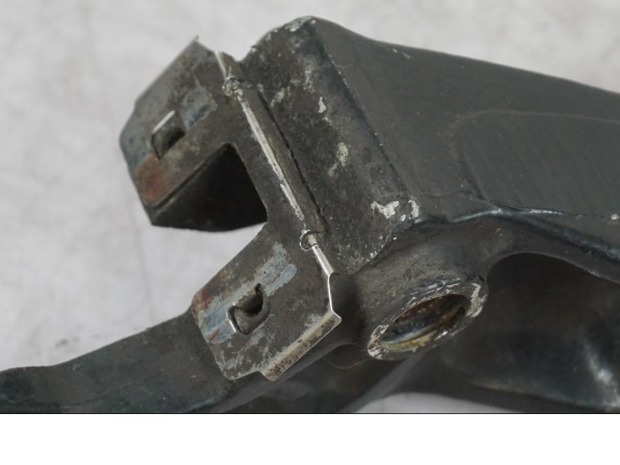 Baksidan på Bromsoksfäste från en Honda GL 1200 -1987 motorcykel.