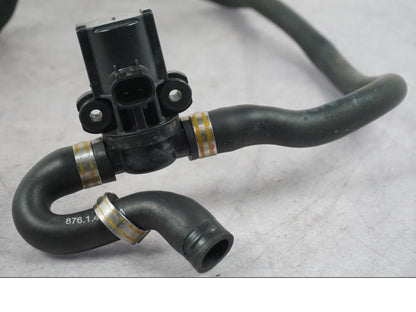 Snett nerifrån på Second Air från en Ducati Multistrada V4 -2024 motorcykel.