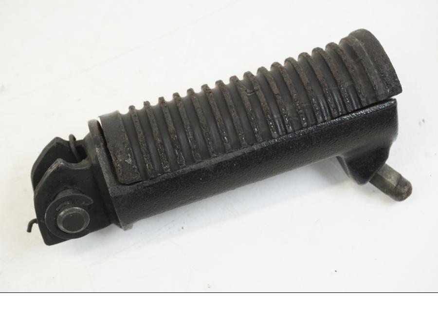 Framsidan på Fotpinne från en Kawasaki VN 800 -2000 motorcykel.