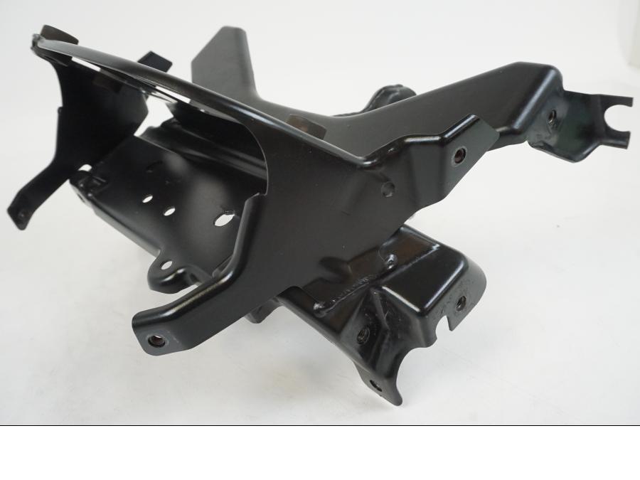 Snett nerifrån på Toppkåpstag från en BMW F 650 CS -2002 motorcykel.