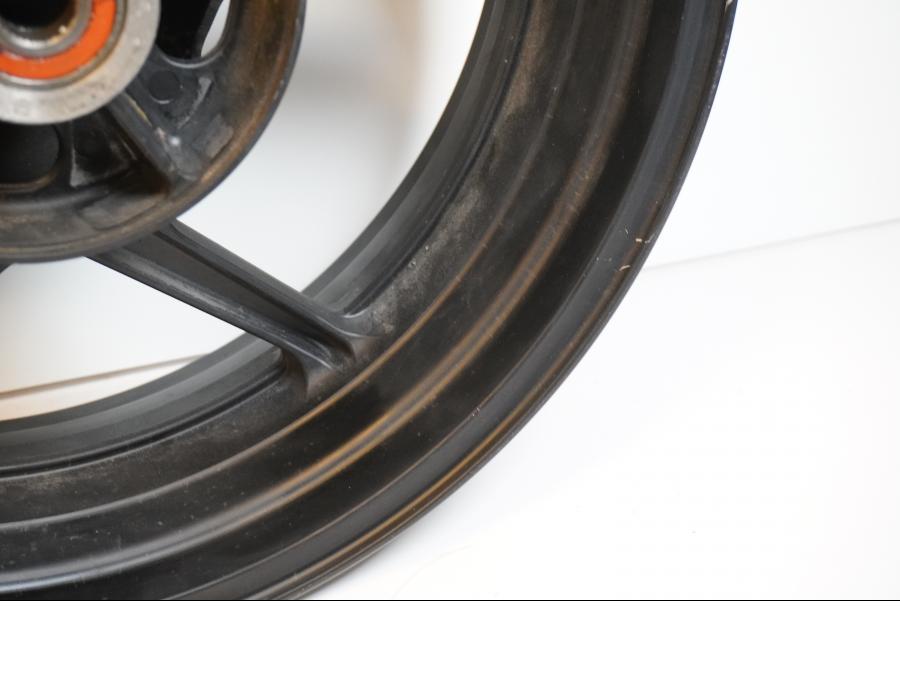 Extrabild5 på Fälg från en Kawasaki Z 750 -2009 motorcykel.