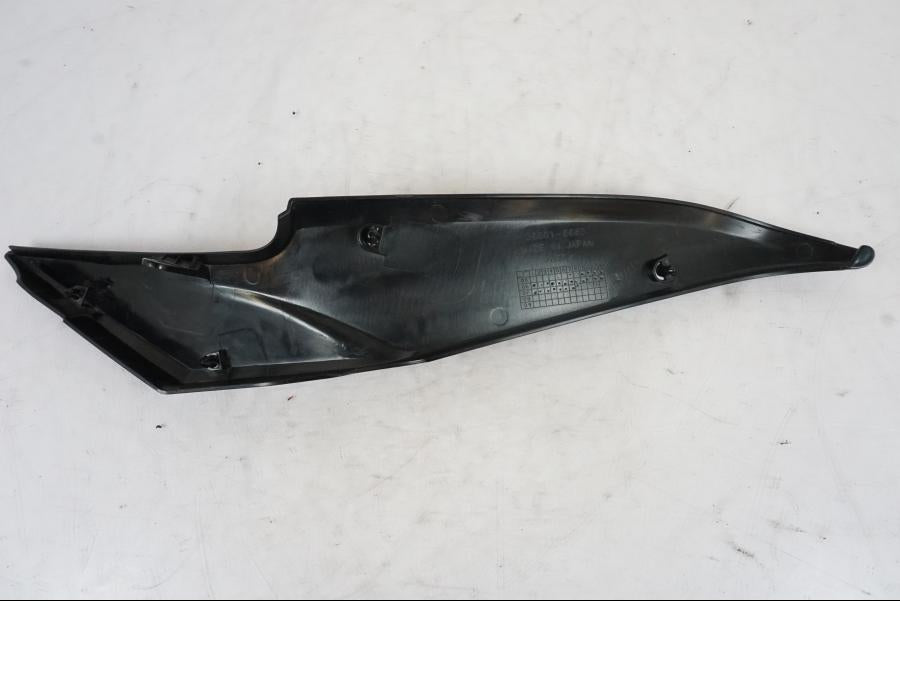 Vänster sida på Sidopanel från en Kawasaki ER-6N -2008 motorcykel.