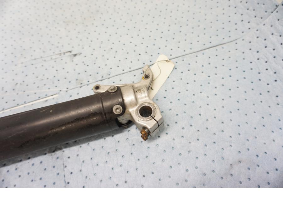 Höger sida på Gaffelben från en KTM 640 LC4 -2002 motorcykel.