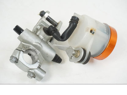 Vänster sida på Bromshuvudcylinder från en KTM 990 SM -2009 motorcykel.