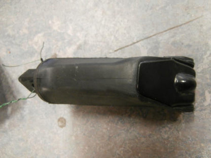 Vänster sida på Fotpinne från en Suzuki DL 650 -2006 motorcykel.