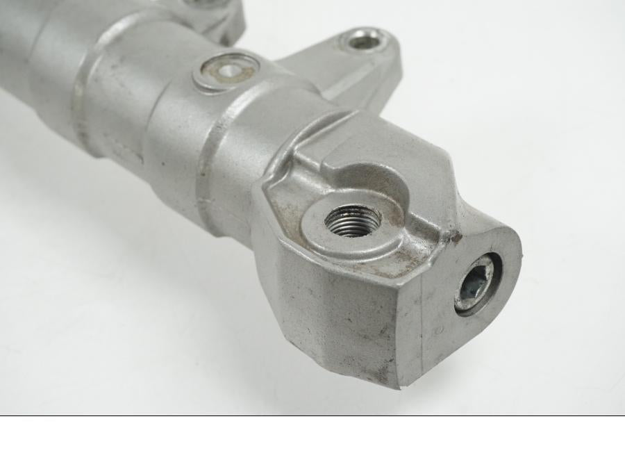 Höger sida på Gaffelben från en Yamaha XT 660 X -2005 motorcykel.