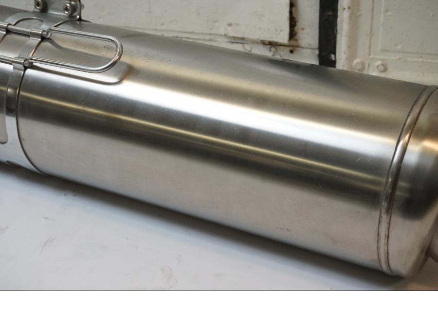 Höger sida på Ljuddämpare från en BMW F 800 ST -2008 motorcykel.