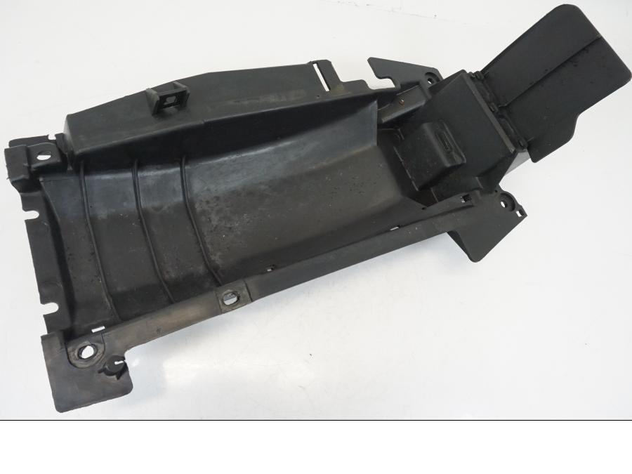 Snett nerifrån på Undertail från en Honda NSR 125 -1991 motorcykel.