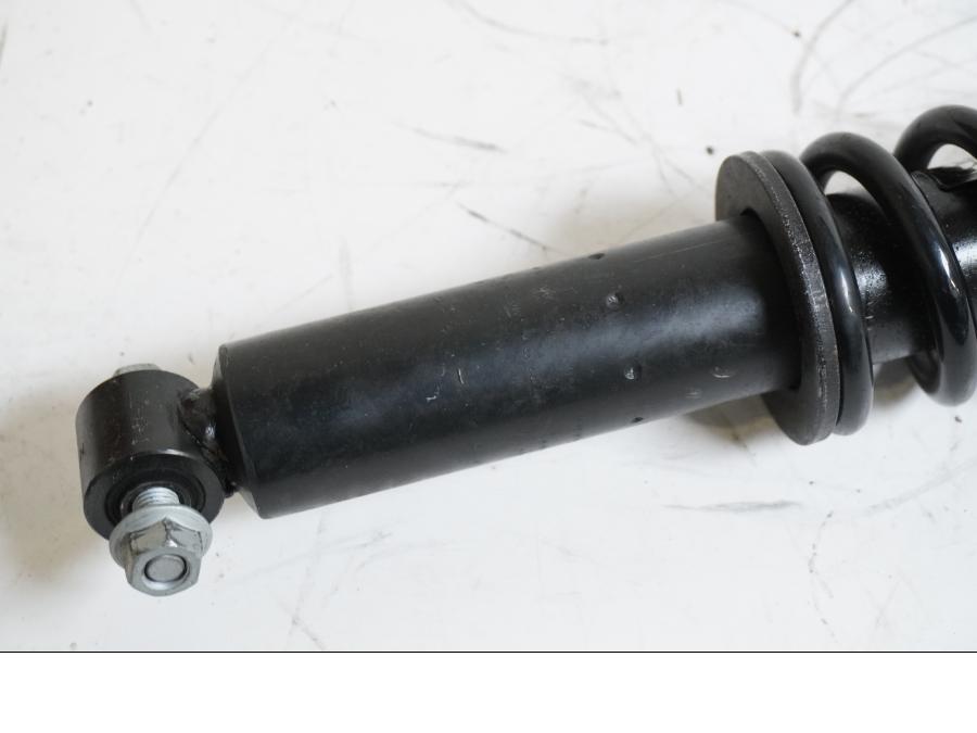 Baksidan på Stötdämpare från en BMW R 1100 S -2001 motorcykel.