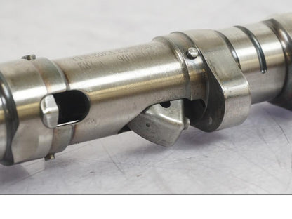 Snett uppifrån på Kamaxel från en BMW F 750 GS -2020 motorcykel.