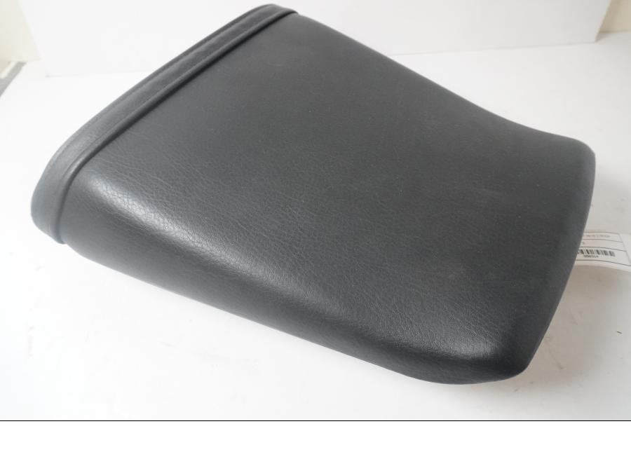 Framsidan på Sadel från en Yamaha YZF 1000 R -1997 motorcykel.