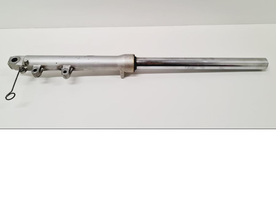 Framsidan på Gaffelben från en Suzuki GSX 1100 F -1990 motorcykel.