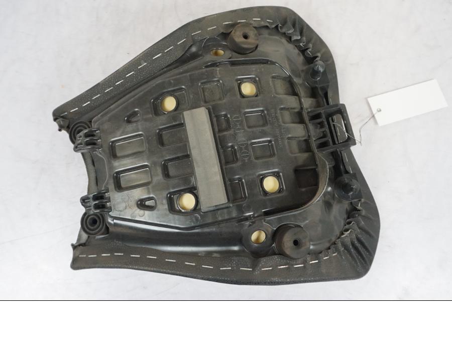 Extrabild1 på Sadel från en Kawasaki Z 900 -2019 motorcykel.