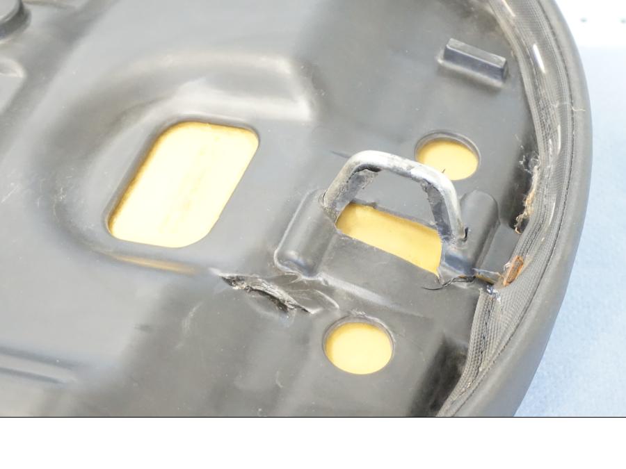 Extrabild2 på Sadel från en Honda SH 300 A -2011 scooter.