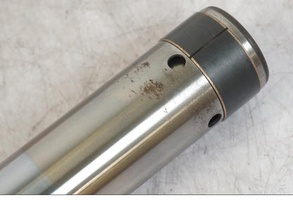 Baksidan på Gaffelben från en Honda CB 600 Hornet -2003 motorcykel.