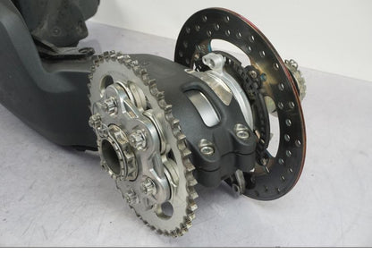 Vänster sida på Sving från en Ducati Streetfighter V4 -2020 motorcykel.