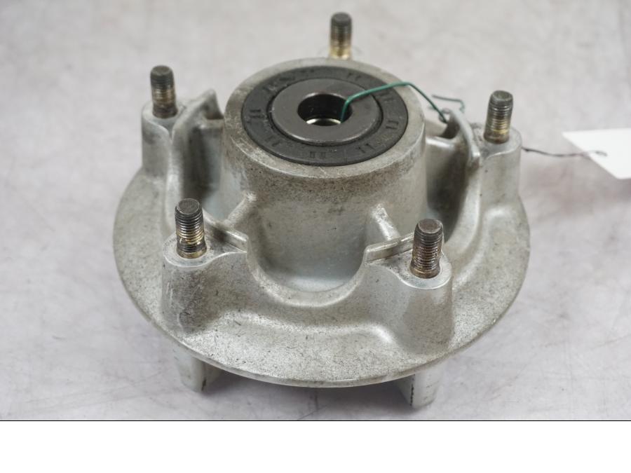 Framsidan på Drevfäste från en Triumph Tiger -2009 motorcykel.