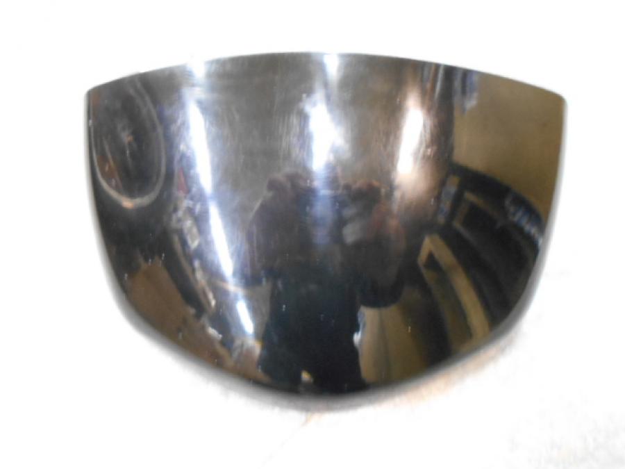 Framsidan på Instrumentkåpa från en Suzuki M 1800 -2009 motorcykel.