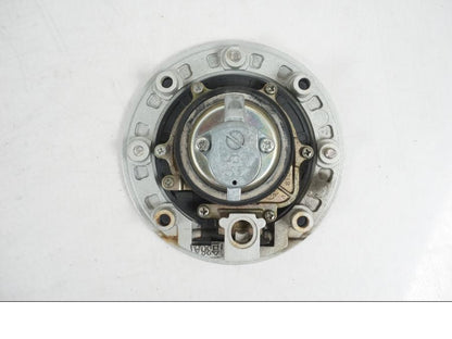 Extrabild5 på <p>Låssats från Suzuki DL 1000 2004.</p>

<p>1st nyckel, tändningslås, sadellås, tanklock och hjälmlås.</p> motorcykel.