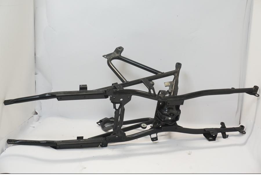 Vänster sida på Bakram från en BMW R 1150 RS -2004 motorcykel.