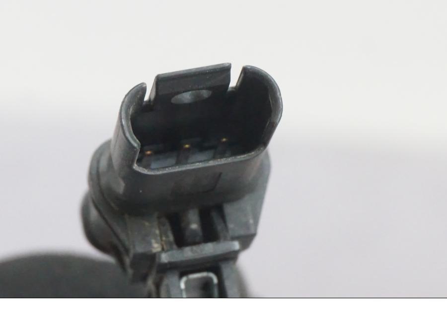 Snett nerifrån på Oljenivågivare från en BMW R 1200 GS -2018 motorcykel.