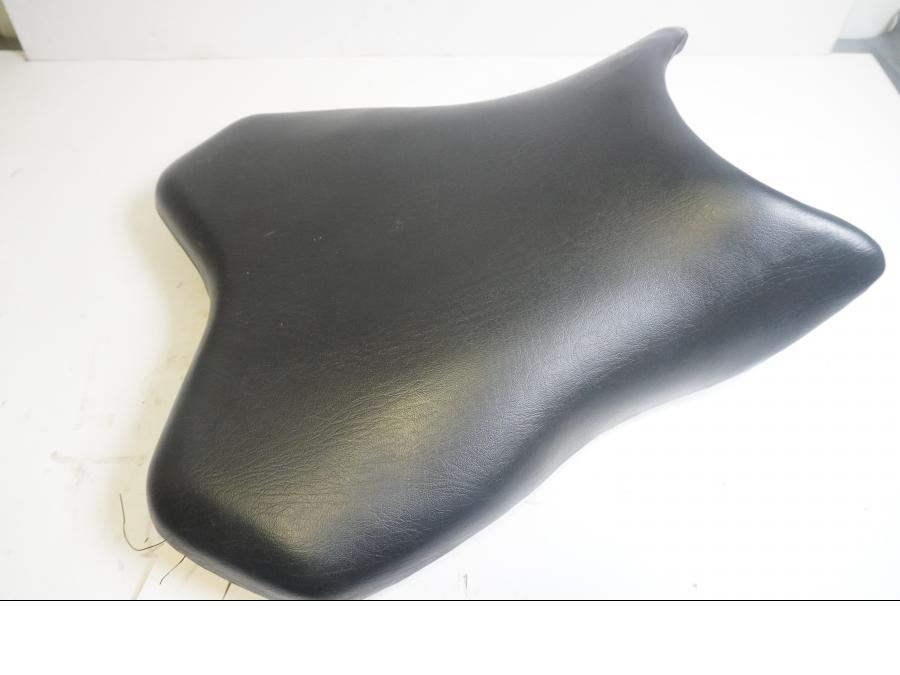 Baksidan på Sadel från en Yamaha YZF R6 -2006 motorcykel.