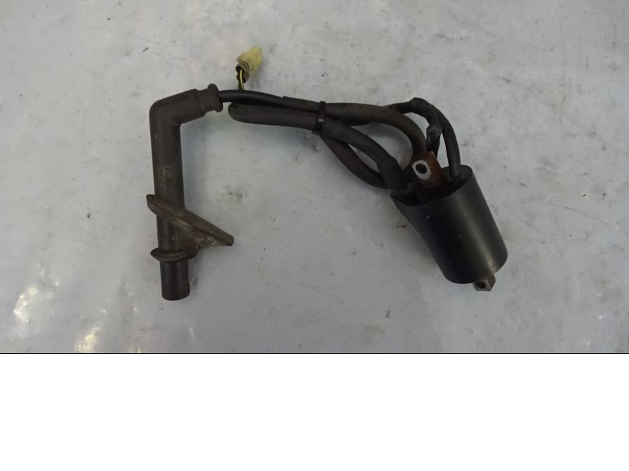 Framsidan på Tändspole från en Honda VTR 1000 F -1997 motorcykel.