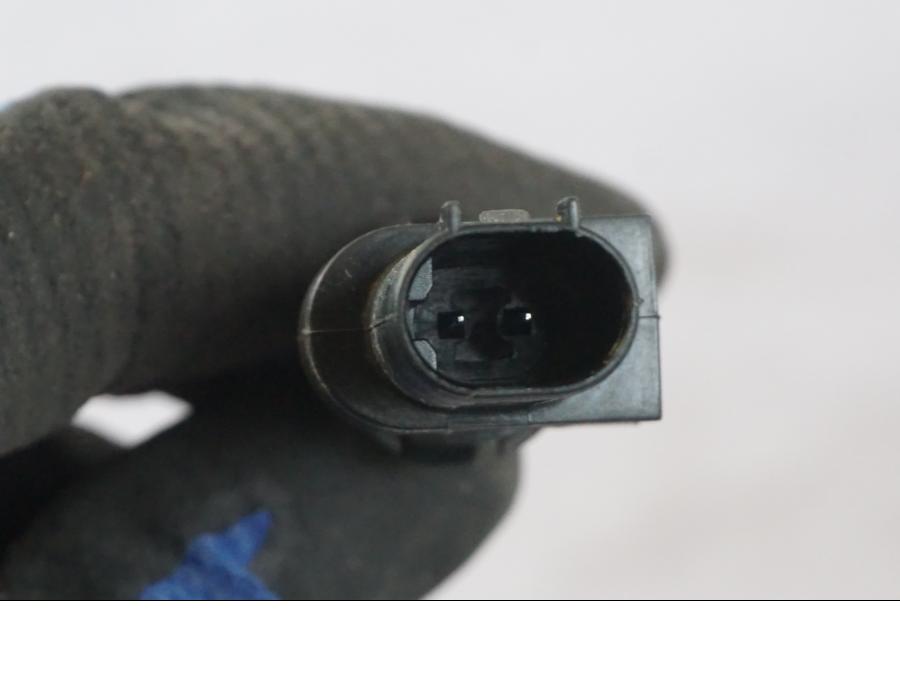 Höger sida på Temperatursensor från en BMW K 1600 GTL -2015 motorcykel.