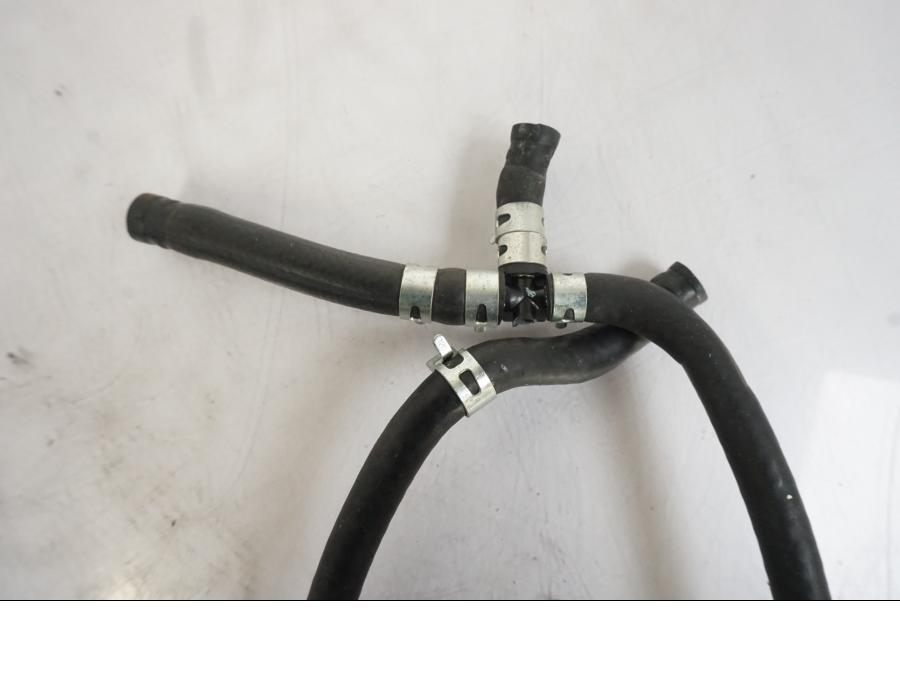 Baksidan på Vattenkyl Slang Set från en Honda VFR 1200 -2010 motorcykel.