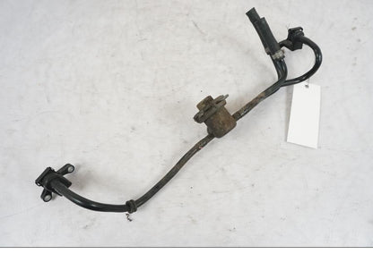 Framsidan på Fuel Rail från en BMW R 850 R -2004 motorcykel.